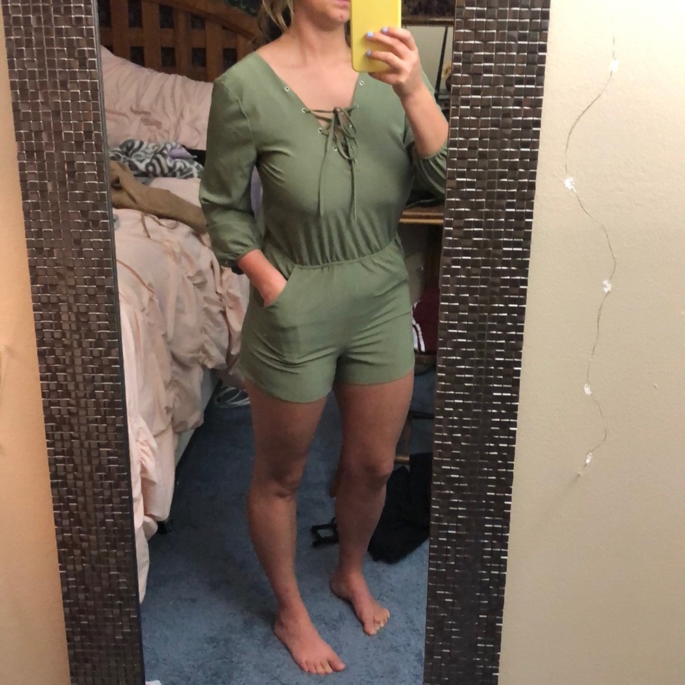 Silky romper with pockets